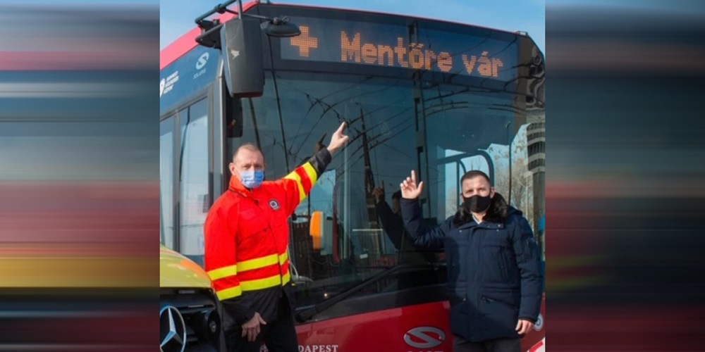 Új felirat a járműveken: „Mentőre vár”