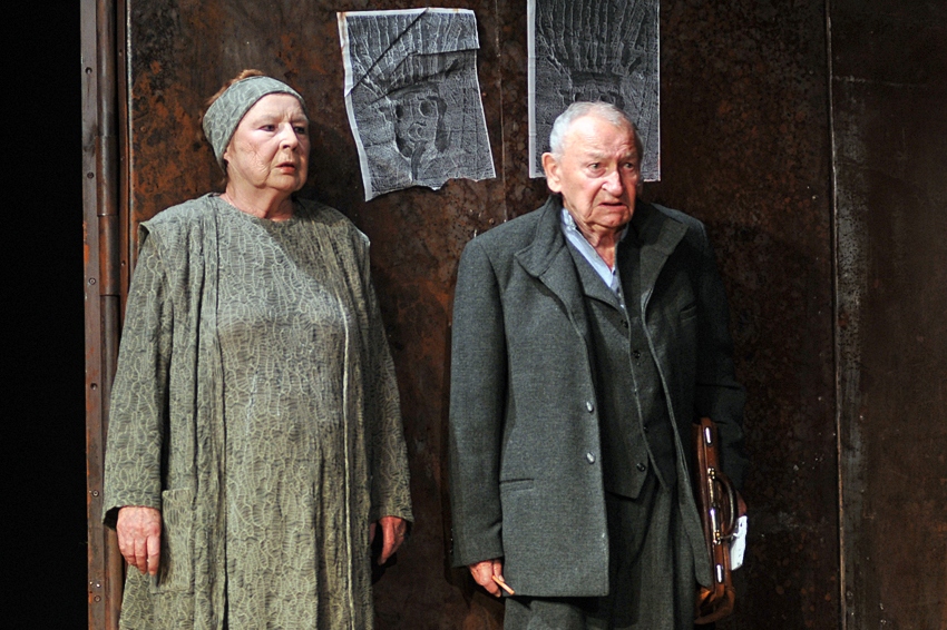 Elhunyt Olsavszky Éva