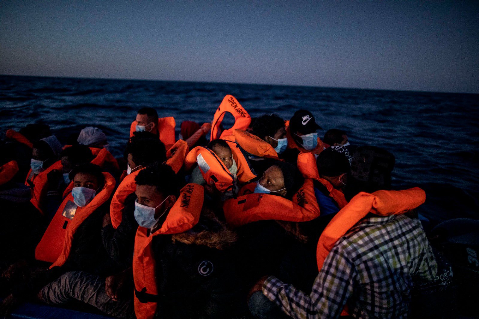 Migránsok tucatjait vette fel fedélzetére az Open Arms