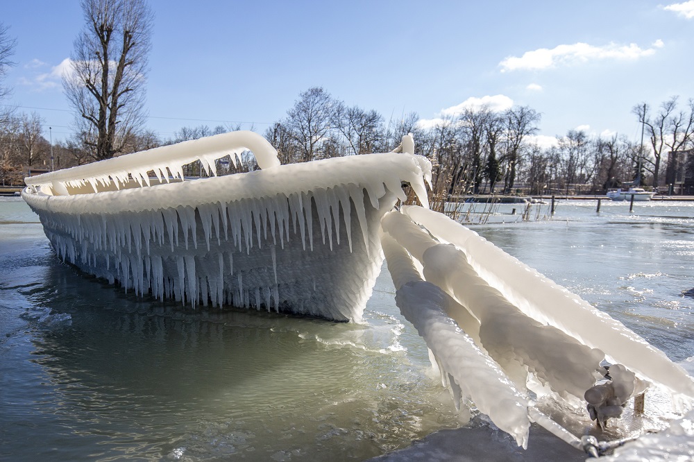 Tél a Balatonon