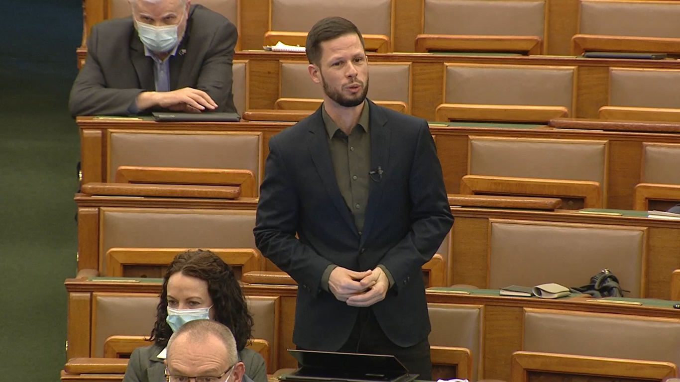 Tordai: elsöpörjük a rezsimet