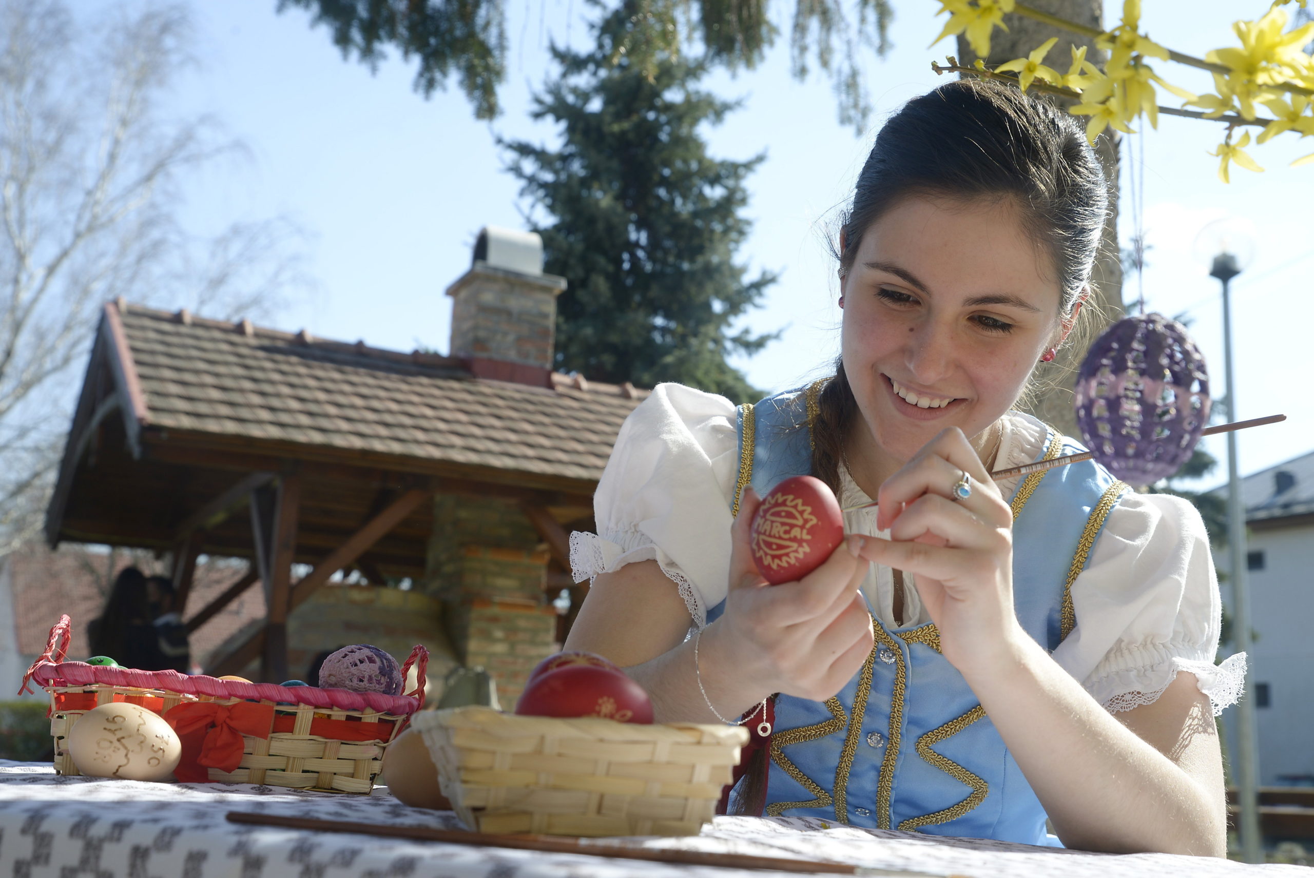 A nap képe: húsvéti tojásfestés Győrben