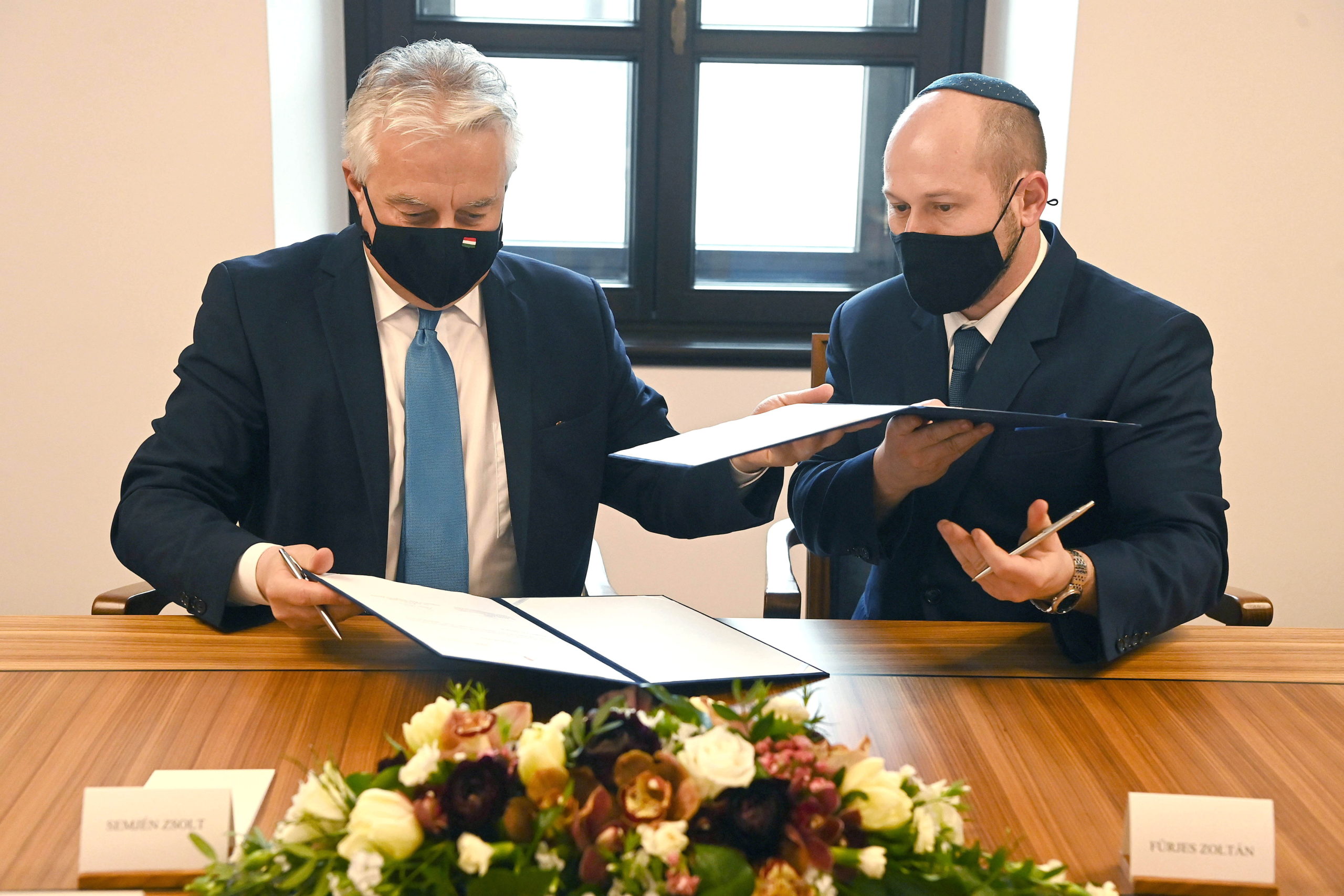 Semjén Zsolt a Magyarhoni Zsidó Imaegylet vezetőivel tárgyalt