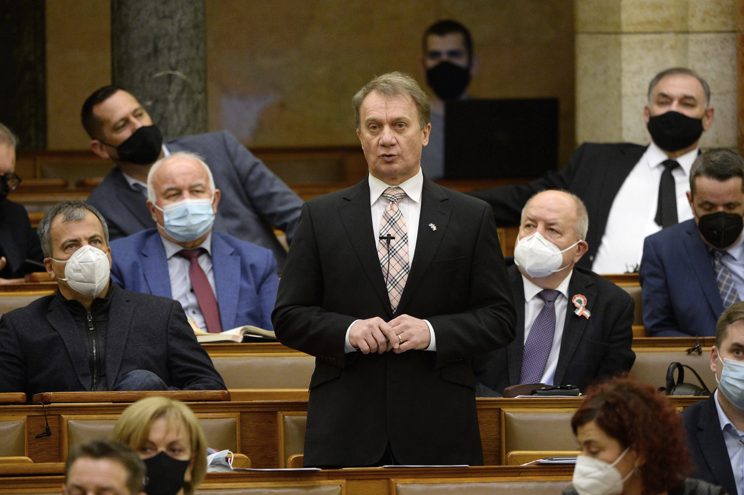 Bármilyen sötét húzásra képesek