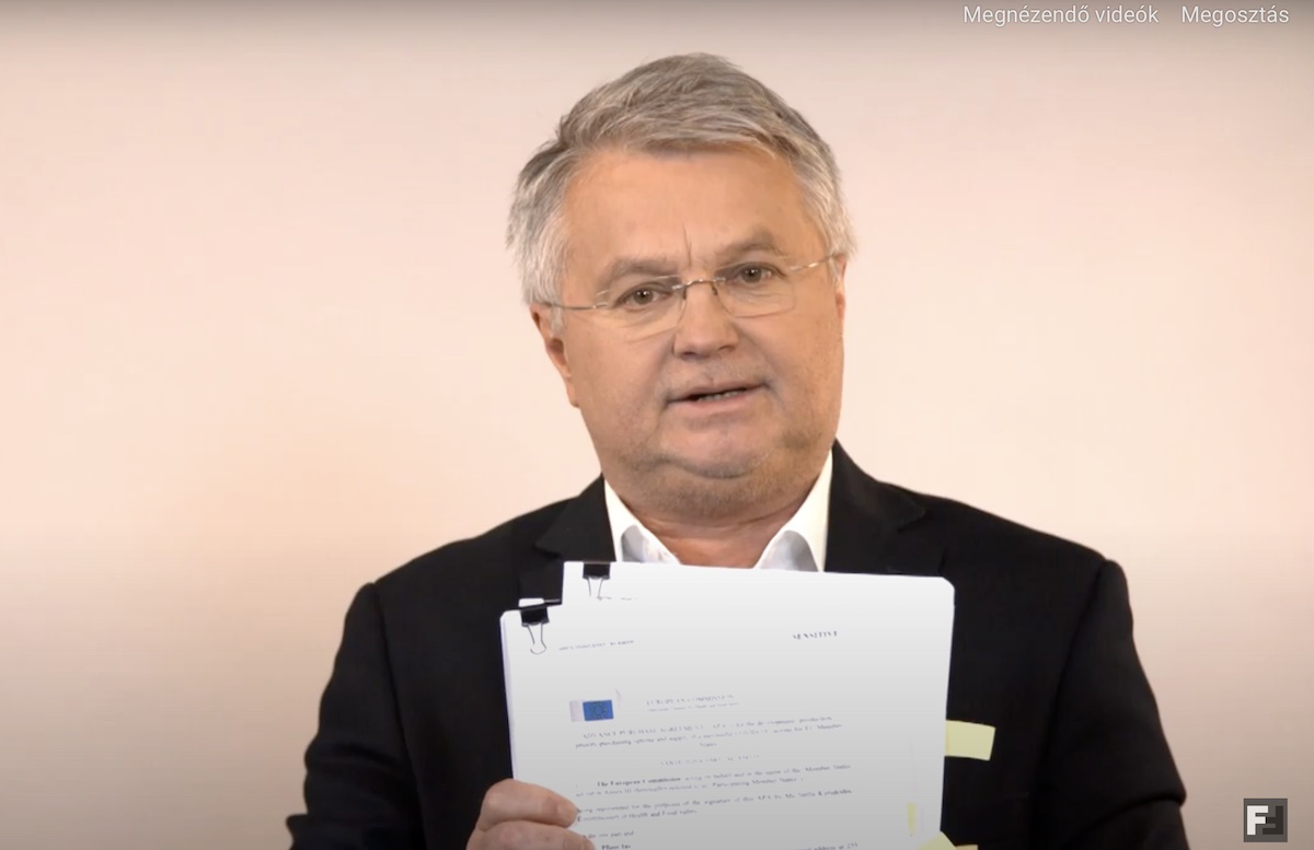 Brüsszel hazudott? A magyar újságíró megszerezte a vakcinaszerződéseket
