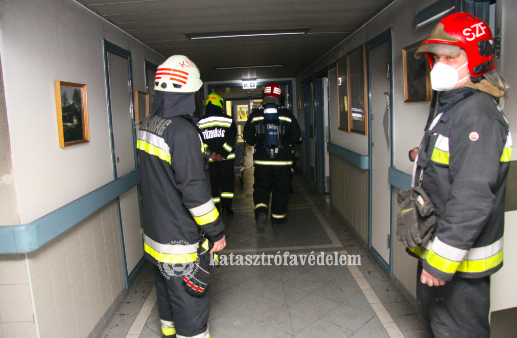 Tűz volt a székesfehérvári kórház hotelépületében