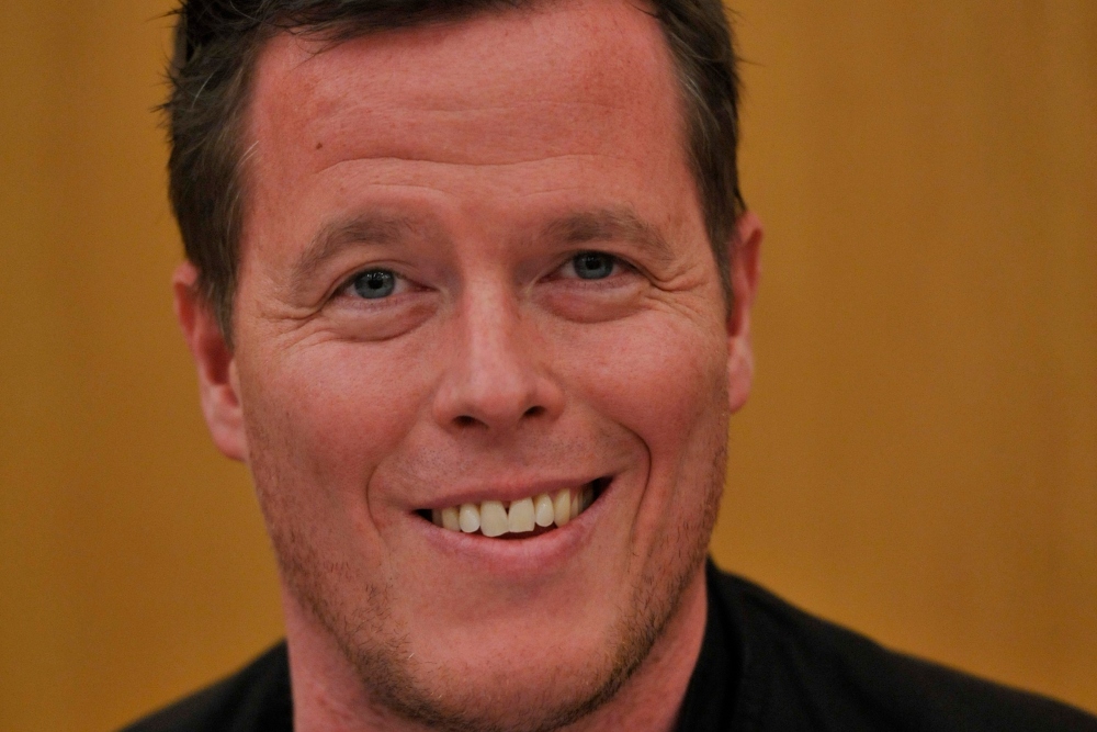 Gyurcsányék korábbi szóvivője oltási hajlandóságot kutatott