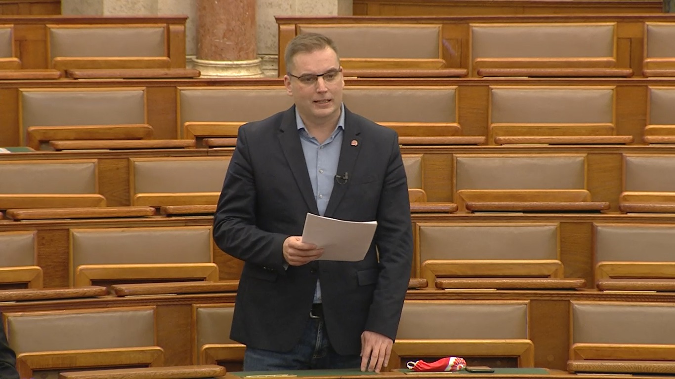 Harangozó a kormánynak: változtassanak a politikájukon most!