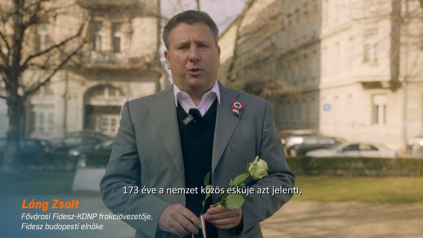 Ikonikus szobroknál tiszteleg a márciusi ifjak előtt a budapesti Fidesz