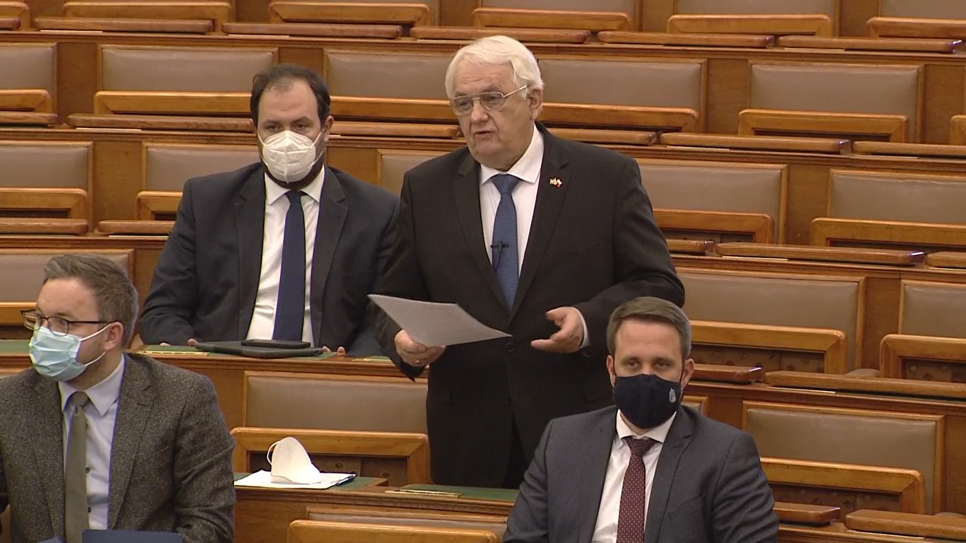 A jelen és a jövő kihívásai is összekötik a magyar és a lengyel népet