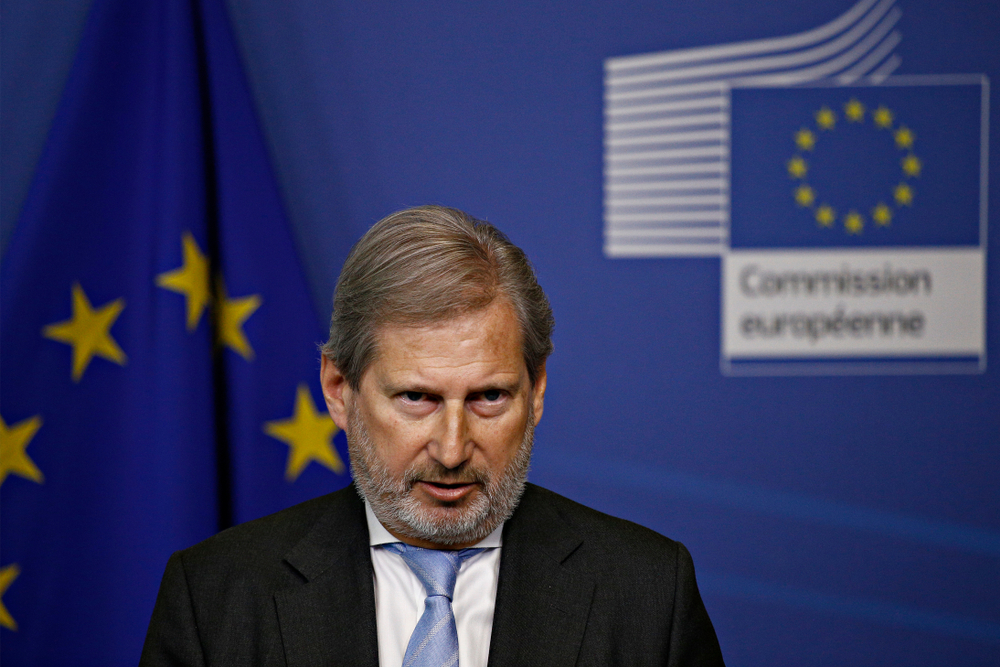 Uniós biztos: Azt akarjuk, hogy a tagállamok még több embert telepítsenek át