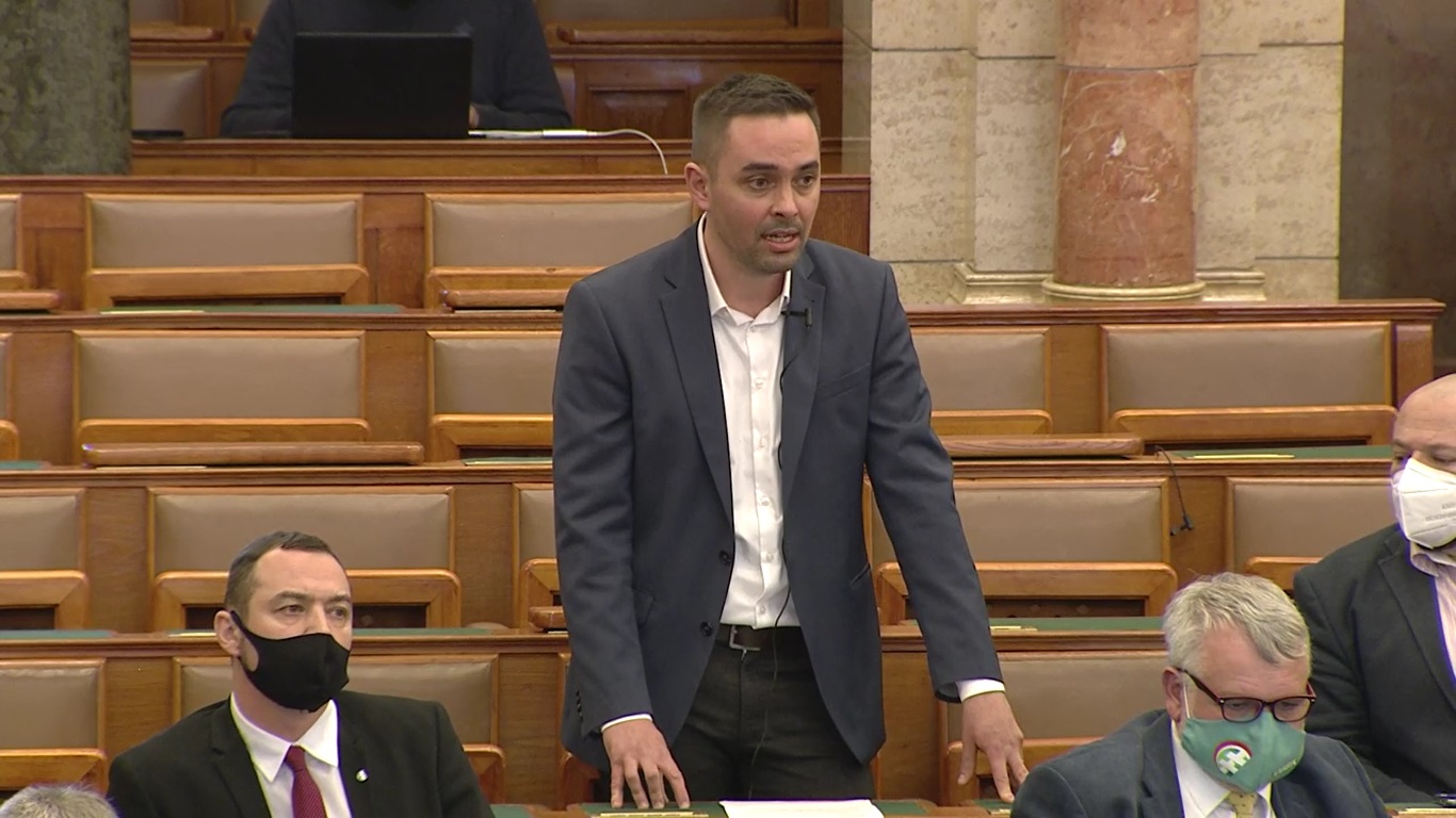 Stummer János kilépett a Jobbikból