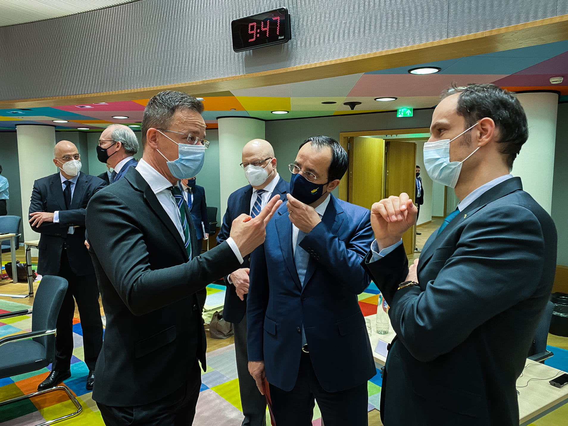 Az EU új szankciói értelmetlenek, magamutogatók és károsak