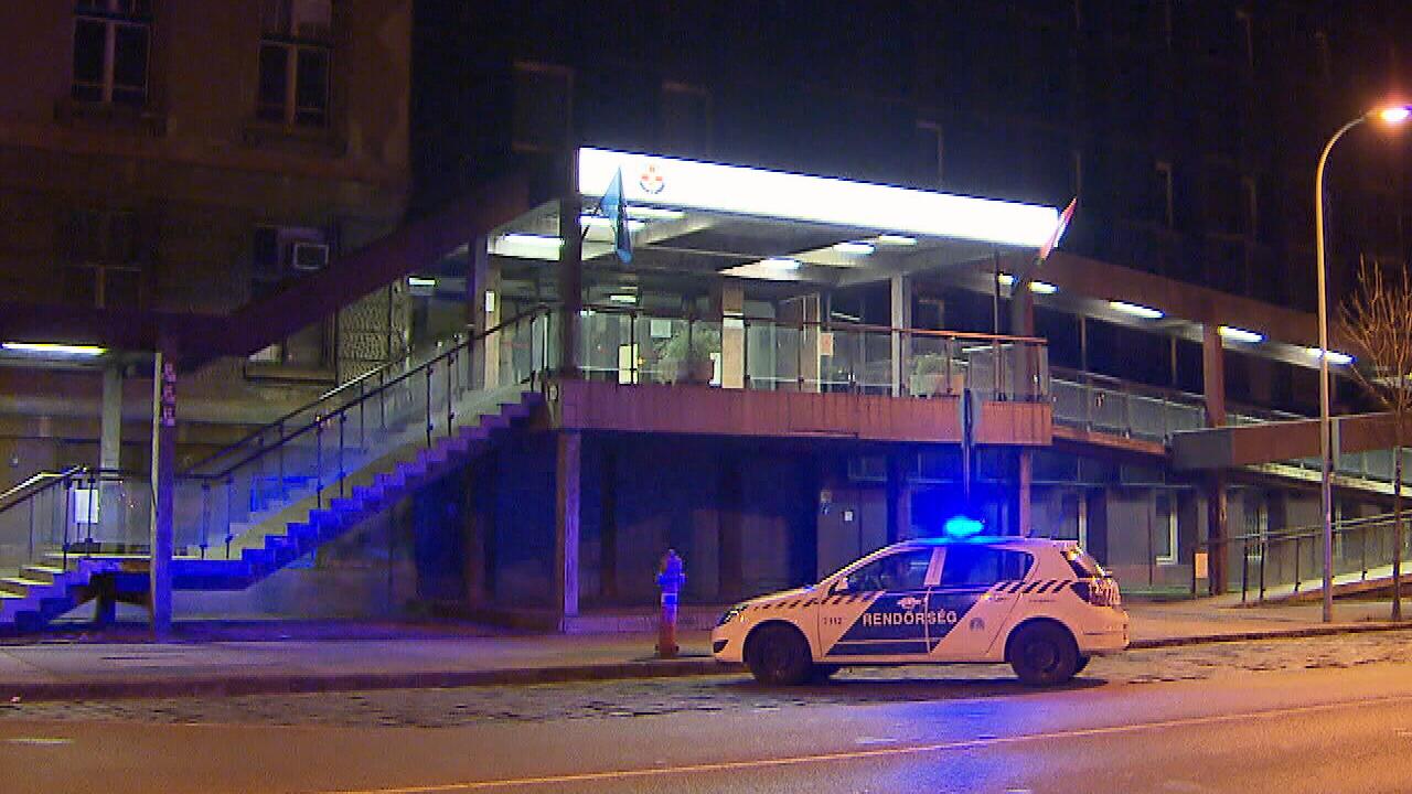 Meghosszabbították a Covid-osztályon késelő férfi letartóztatását