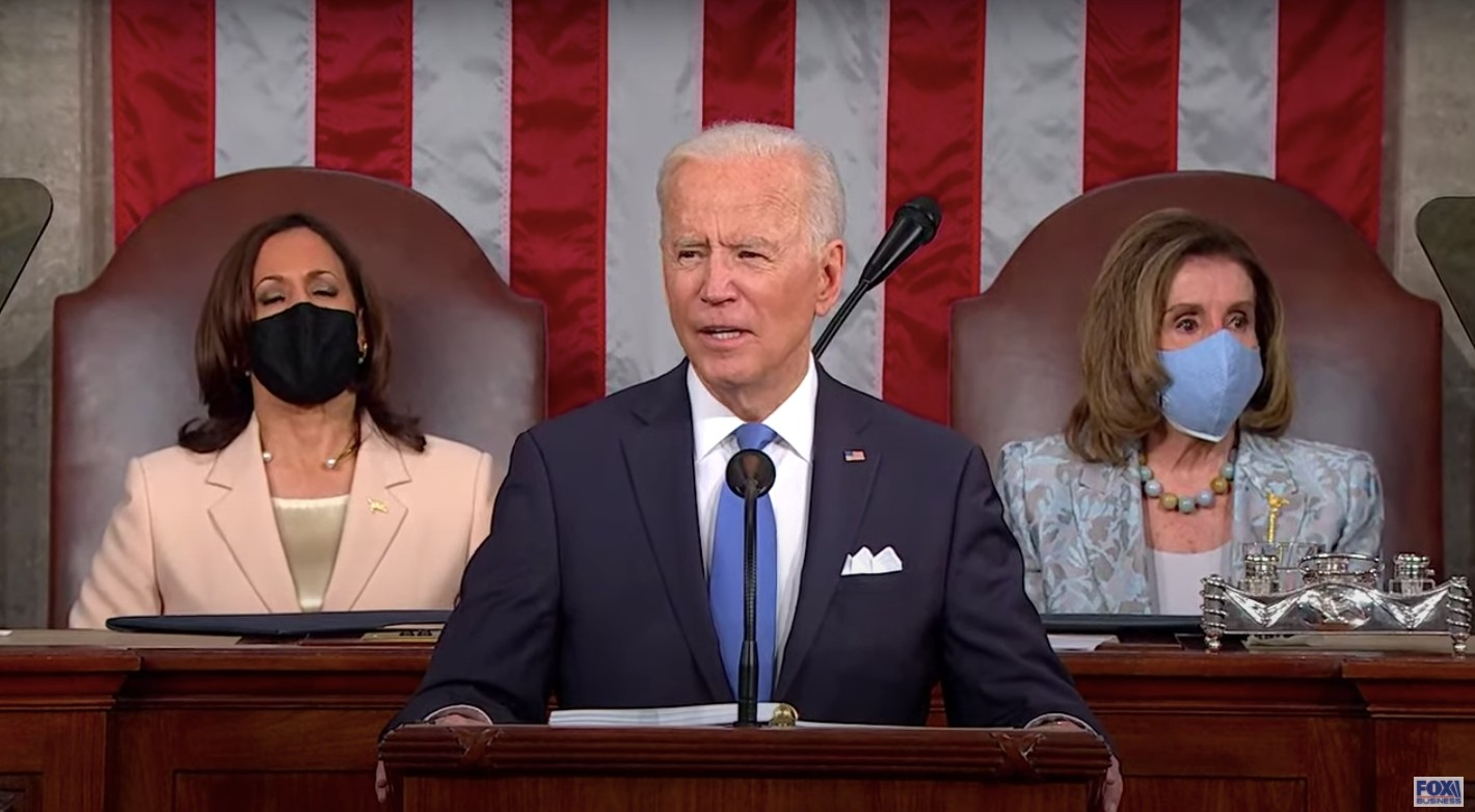 Joe Biden szerint „Amerika ismét mozgásba lendült”