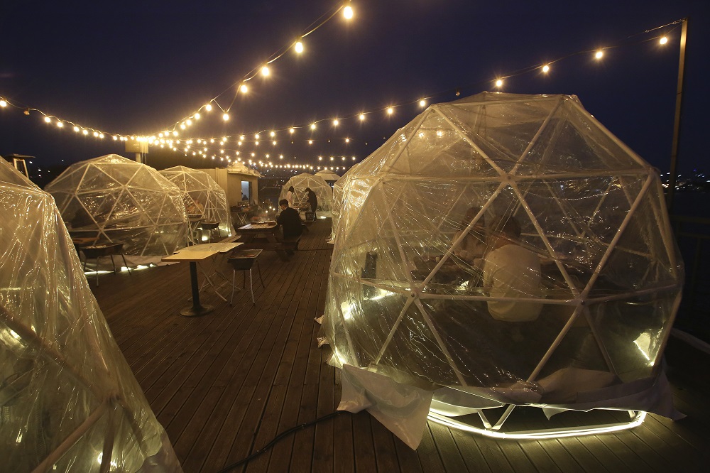 Étterem a korona idején