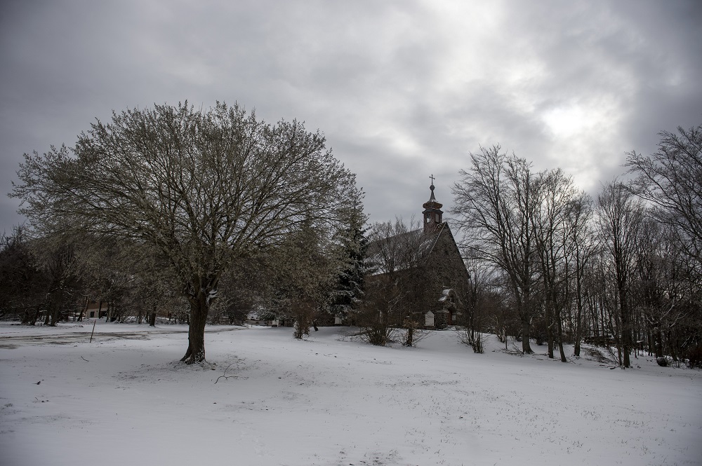 Sok magasabban fekvő területen lett havas a táj