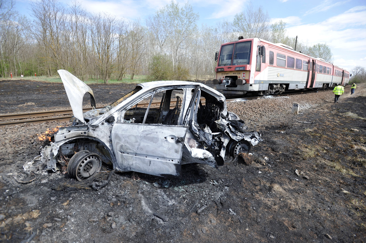 Vonat és autó ütközött