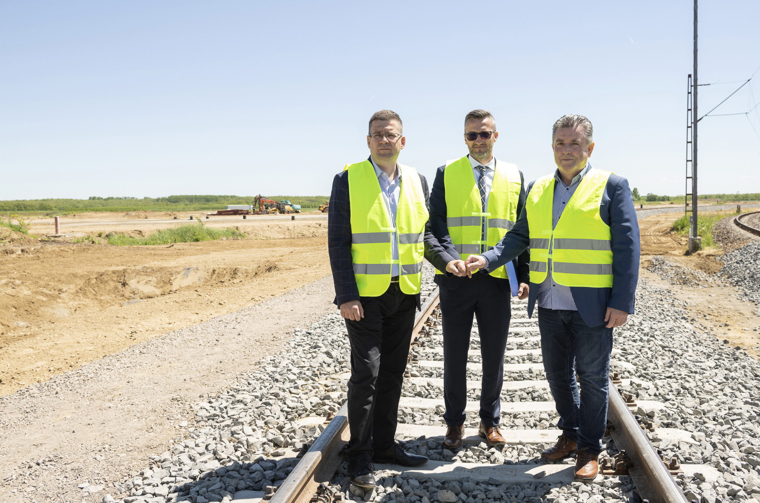 Átadták a fényeslitkei intermodális logisztikai terminál vasúti kapcsolatát