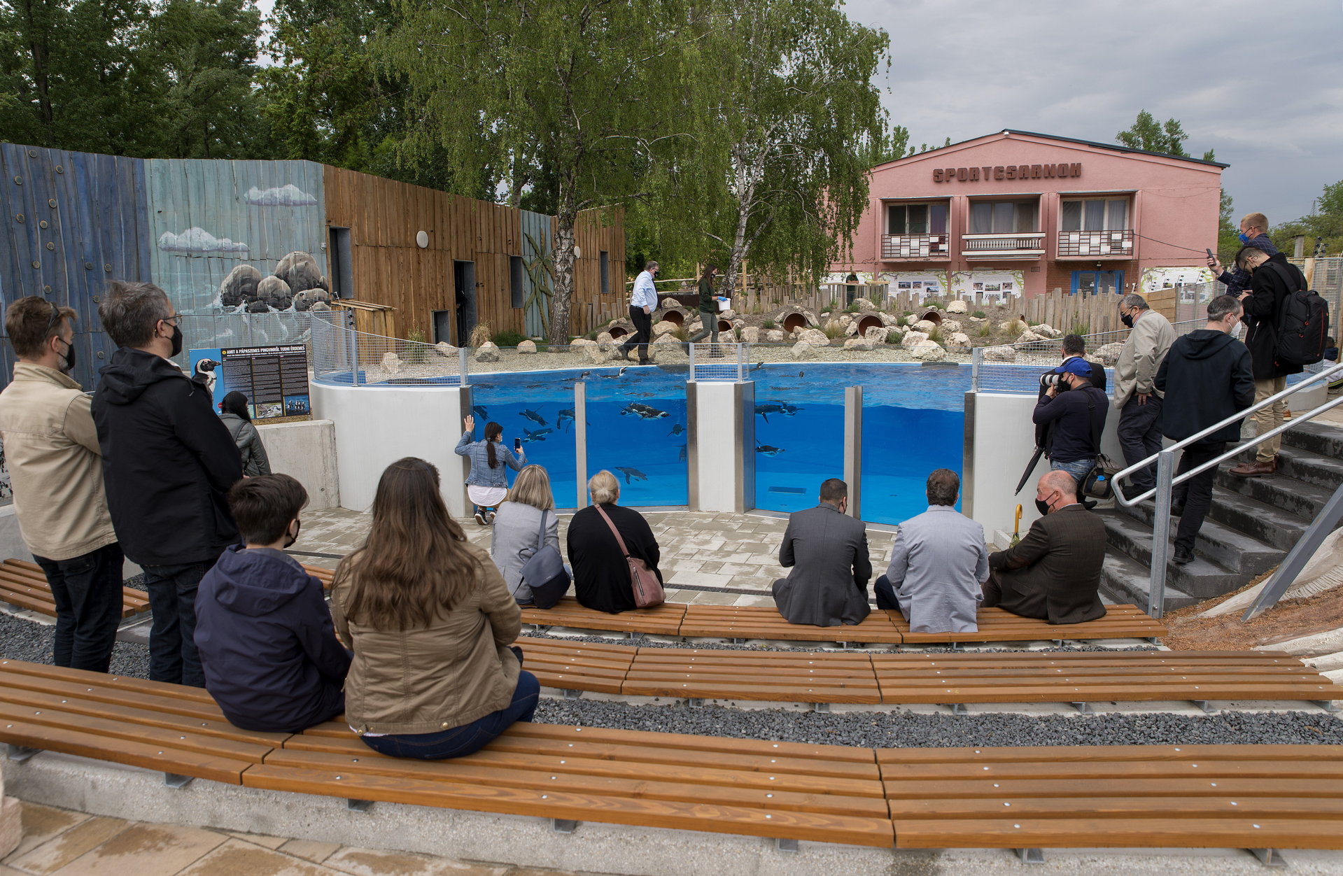 Állatbemutatókat és új gazdasági épületet adtak át a győri állatkertben