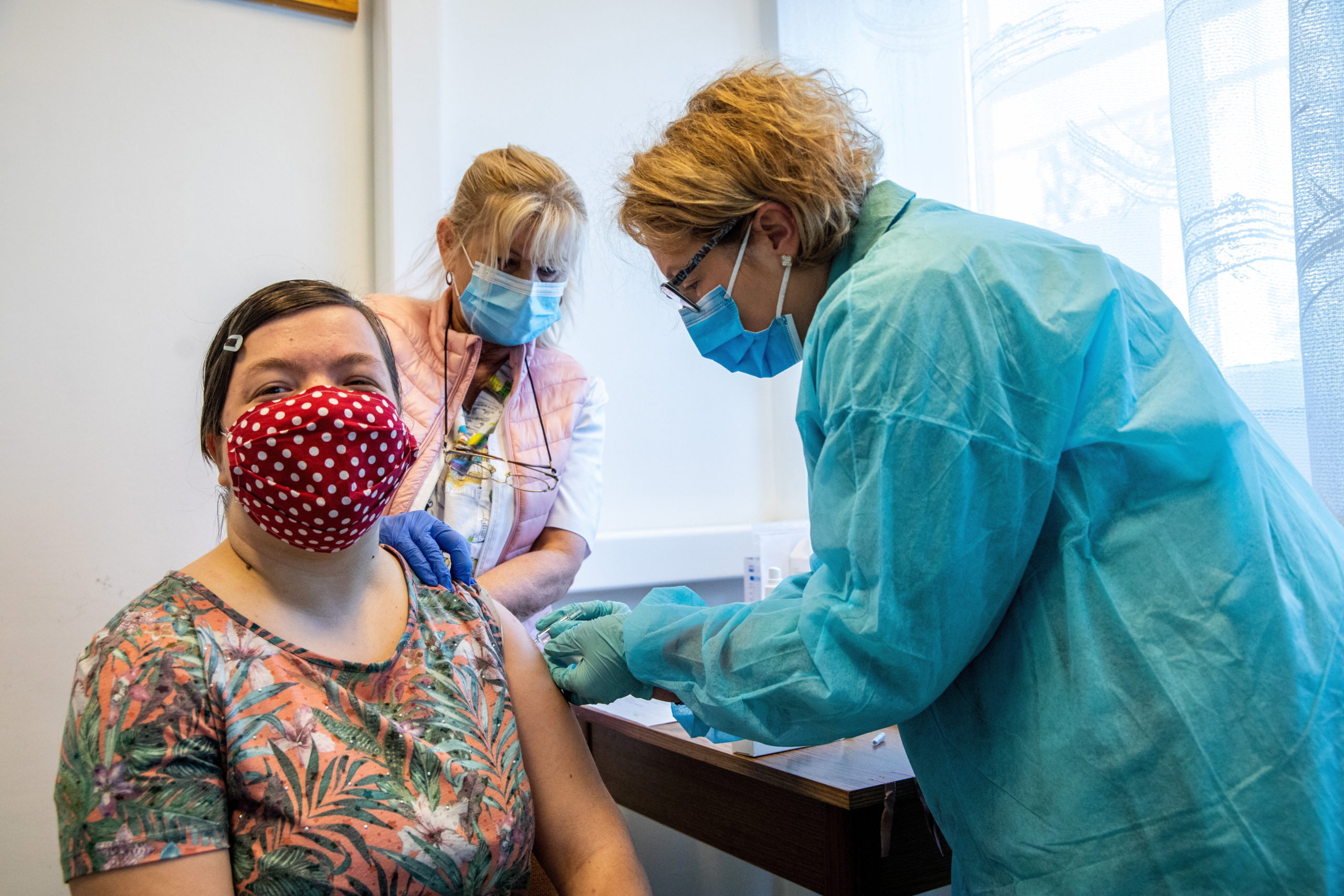 Most nem szabad hátradőlni