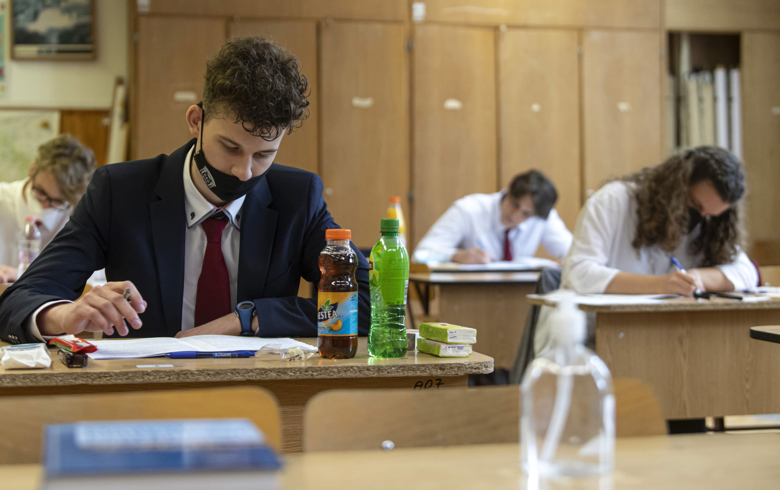 A matematika írásbelikkel folytatódnak a vizsgák