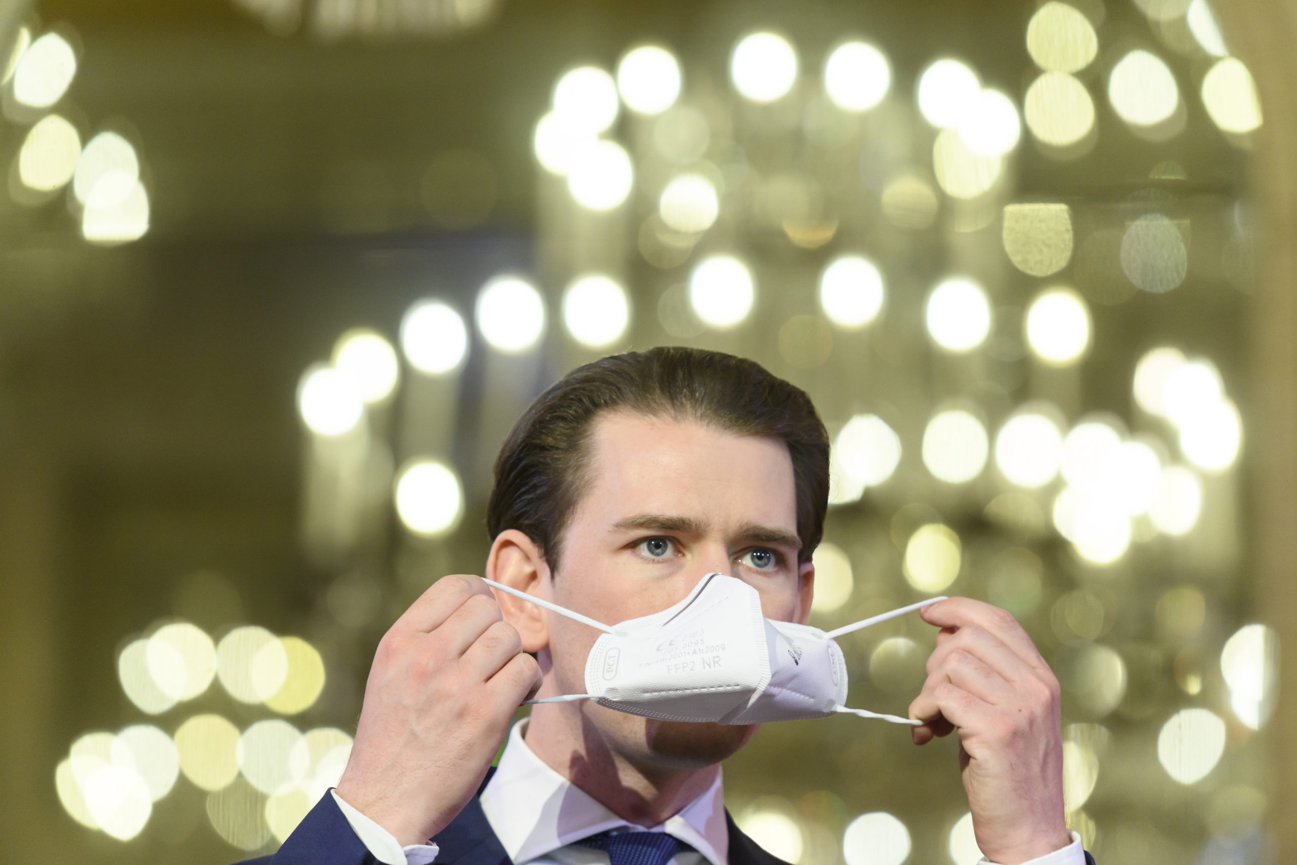 Kurz: Ausztriának sürgősen egyénileg kell oltási igazolványt bevezetnie