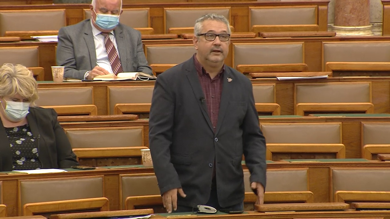 Arató: „Ez már a kommunizmus, vagy lesz még jo… rosszabb is?”