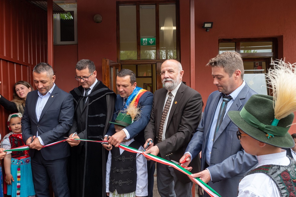 Óvodákat avatott Potápi Árpád János Kalotaszegen