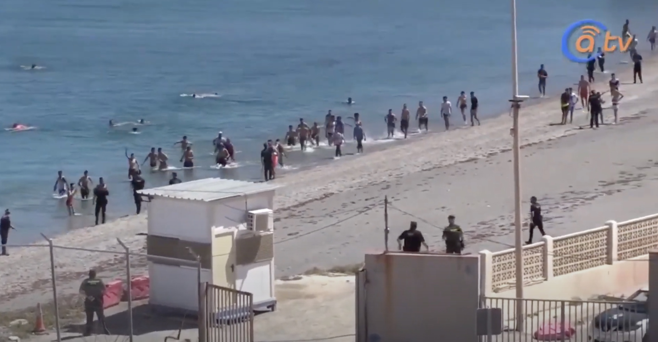 Több mint 4800 határsértőt toloncoltak vissza eddig Ceutából Marokkóba