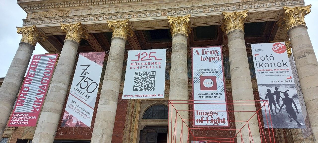 Ünnepel a Műcsarnok