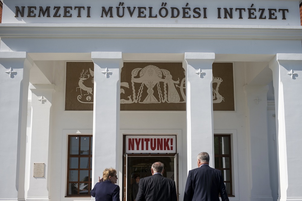 „Igazi ünnep a közművelődési és kulturális intézmények újbóli megnyitása”