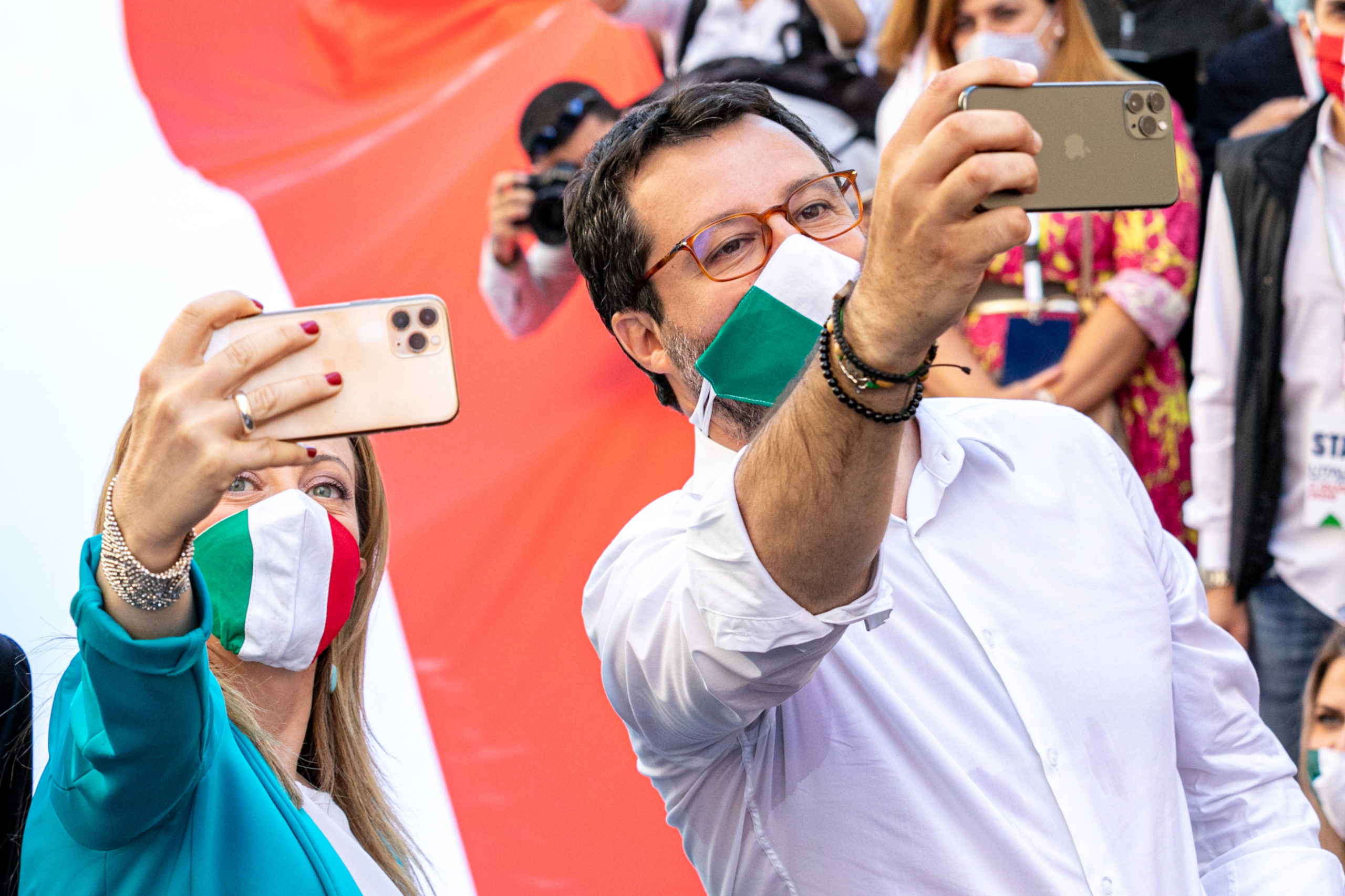 Giorgia Meloni kormányra készül, Matteo Salvini népszavazást kezdeményez