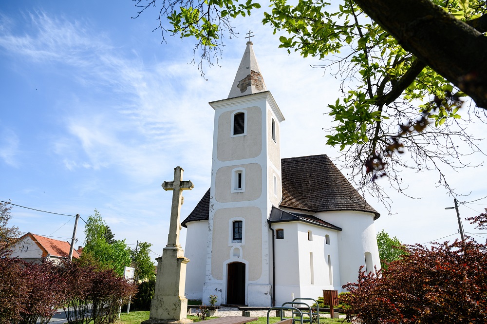 Soltész Miklós: 38 templom újulhat meg a Rábaközben és Sokoróalján