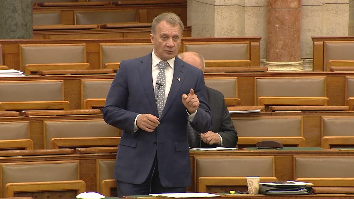 Bizonyíték cáfolja Varju László állítását