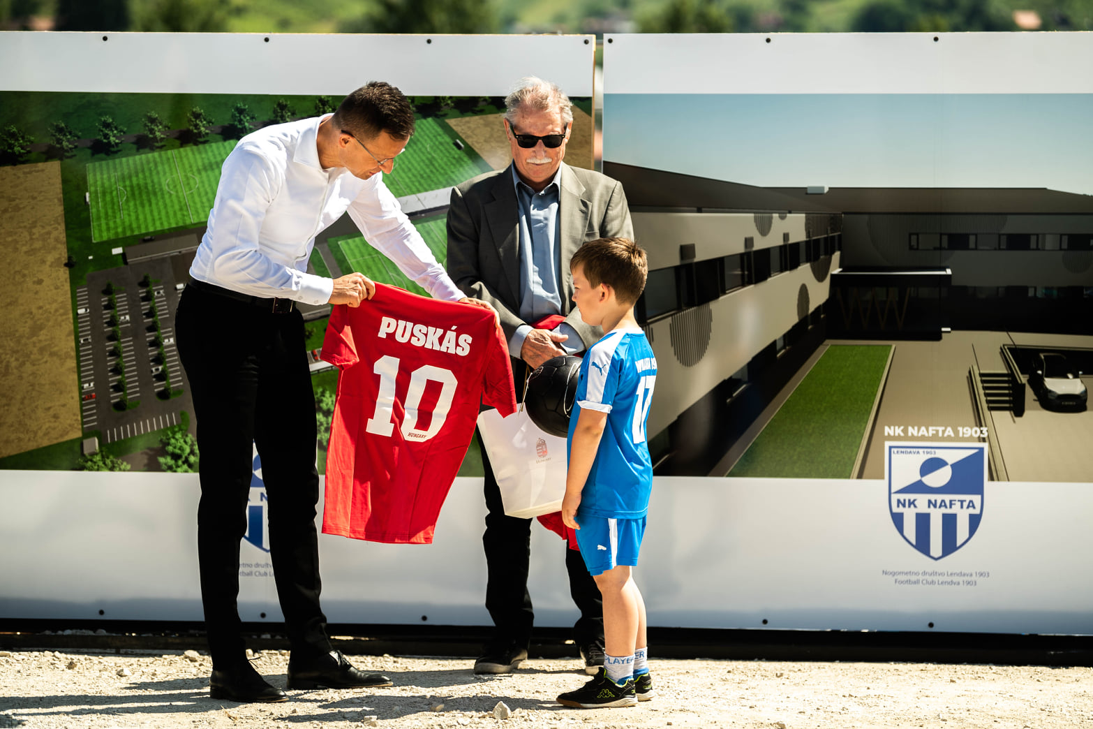 Szijjártó Pétert Lendva díszpolgárává választották