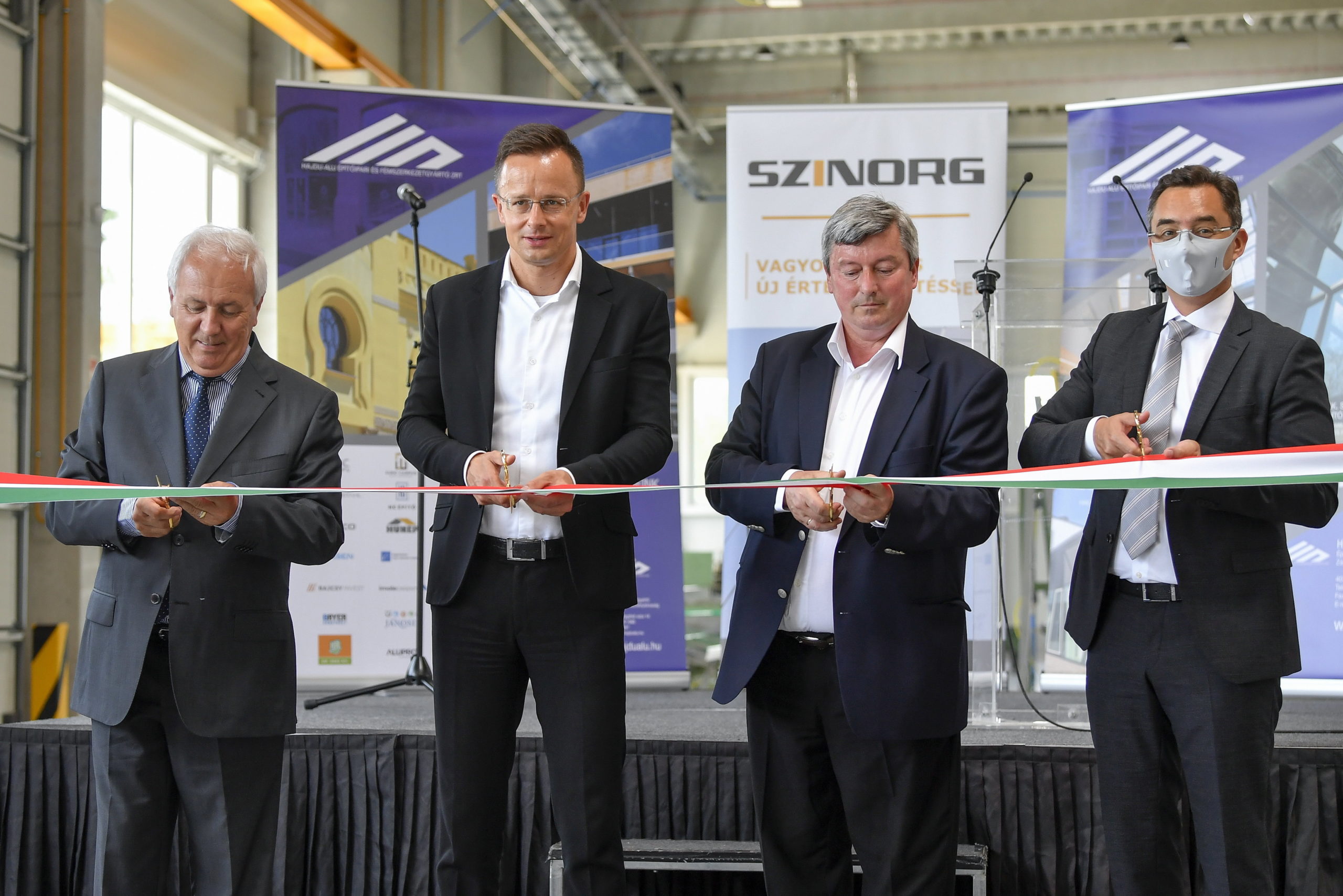 Átadták a Hajdu-Alu Zrt. gyártócsarnokát Debrecenben