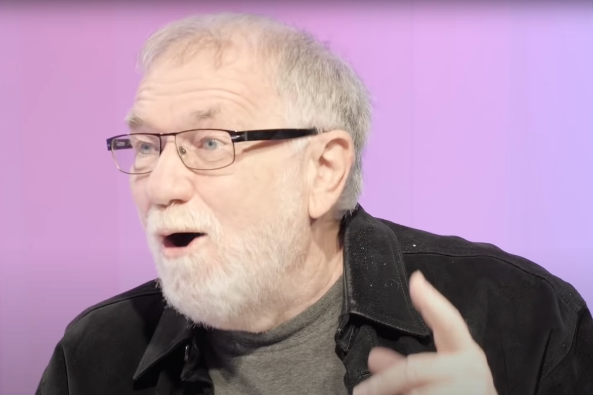 A válogatotton és a szurkolókon gúnyolódik Vágó István