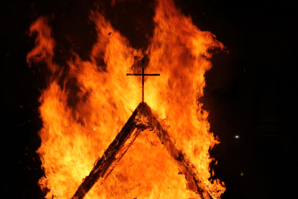 Katolikus templomokat gyújtottak föl őslakosok lakta területen Kanadában