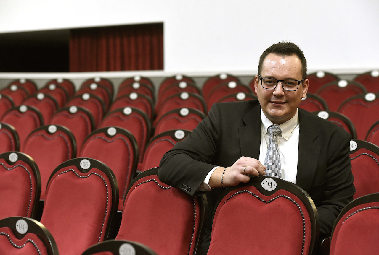 A színház visszavár!