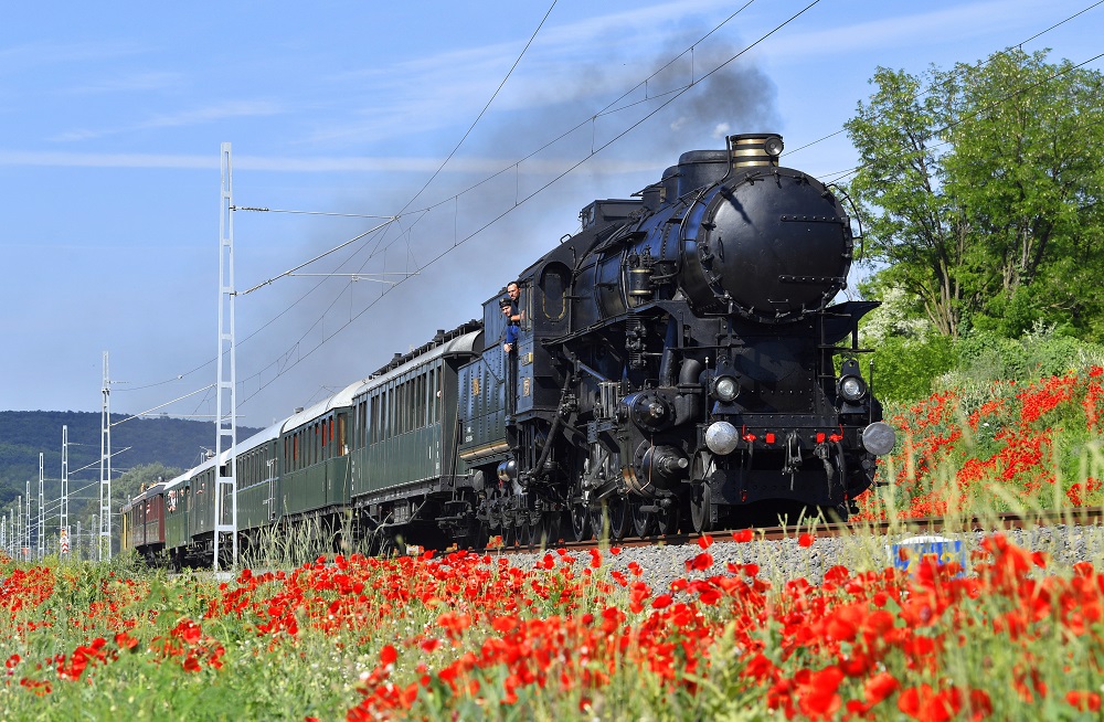 Különvonat gőzmozdonnyal