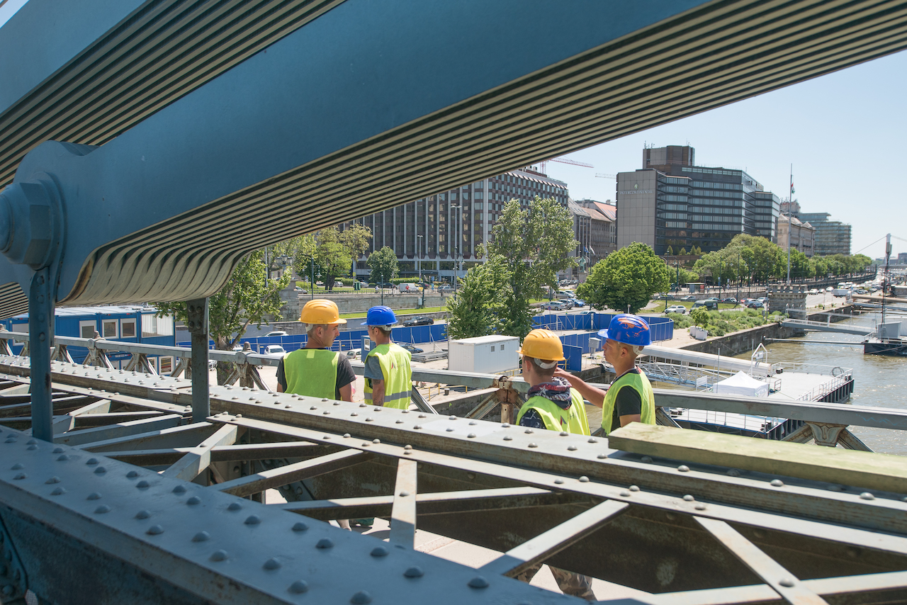 „Nem készül el soha”