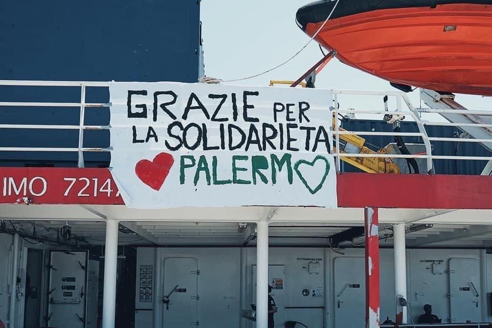 Migránshajót tartóztatott fel az olasz parti őrség