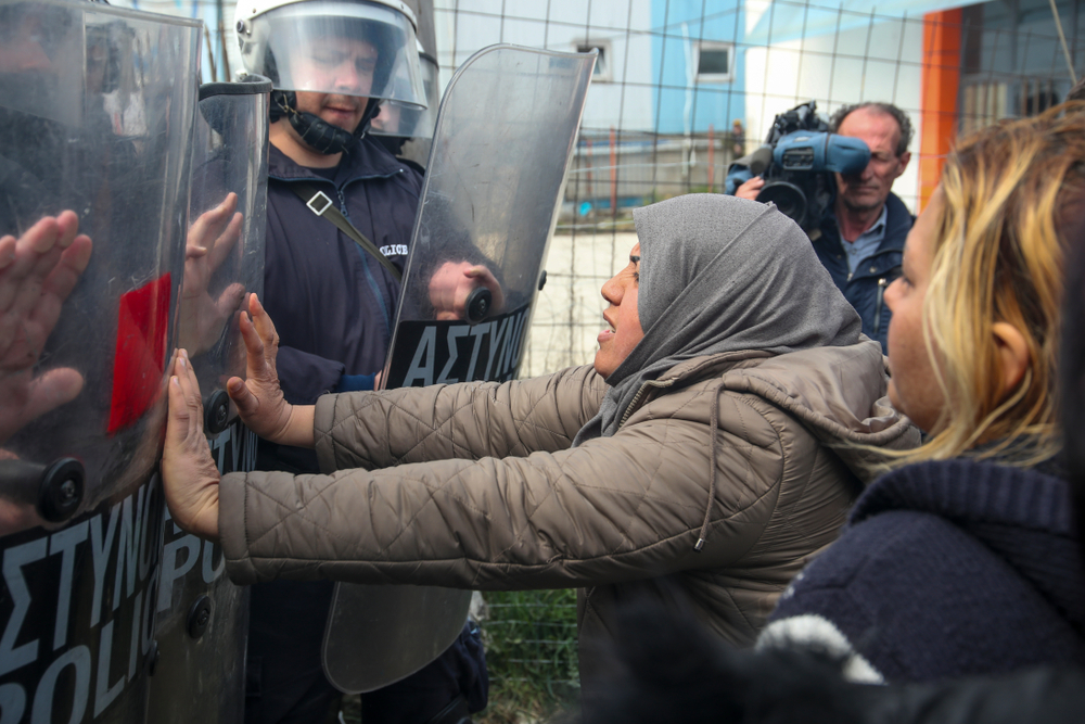 Kiállnak amellett, hogy hangágyúkat használnak a migránsokkal szemben