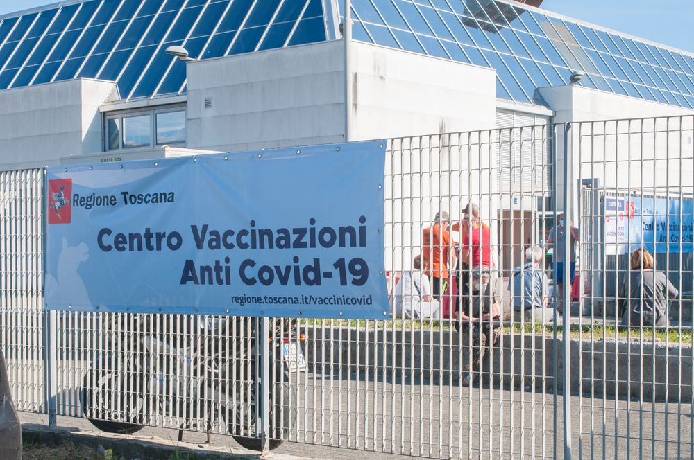 Olaszországban megkezdődött a tömeges oltás