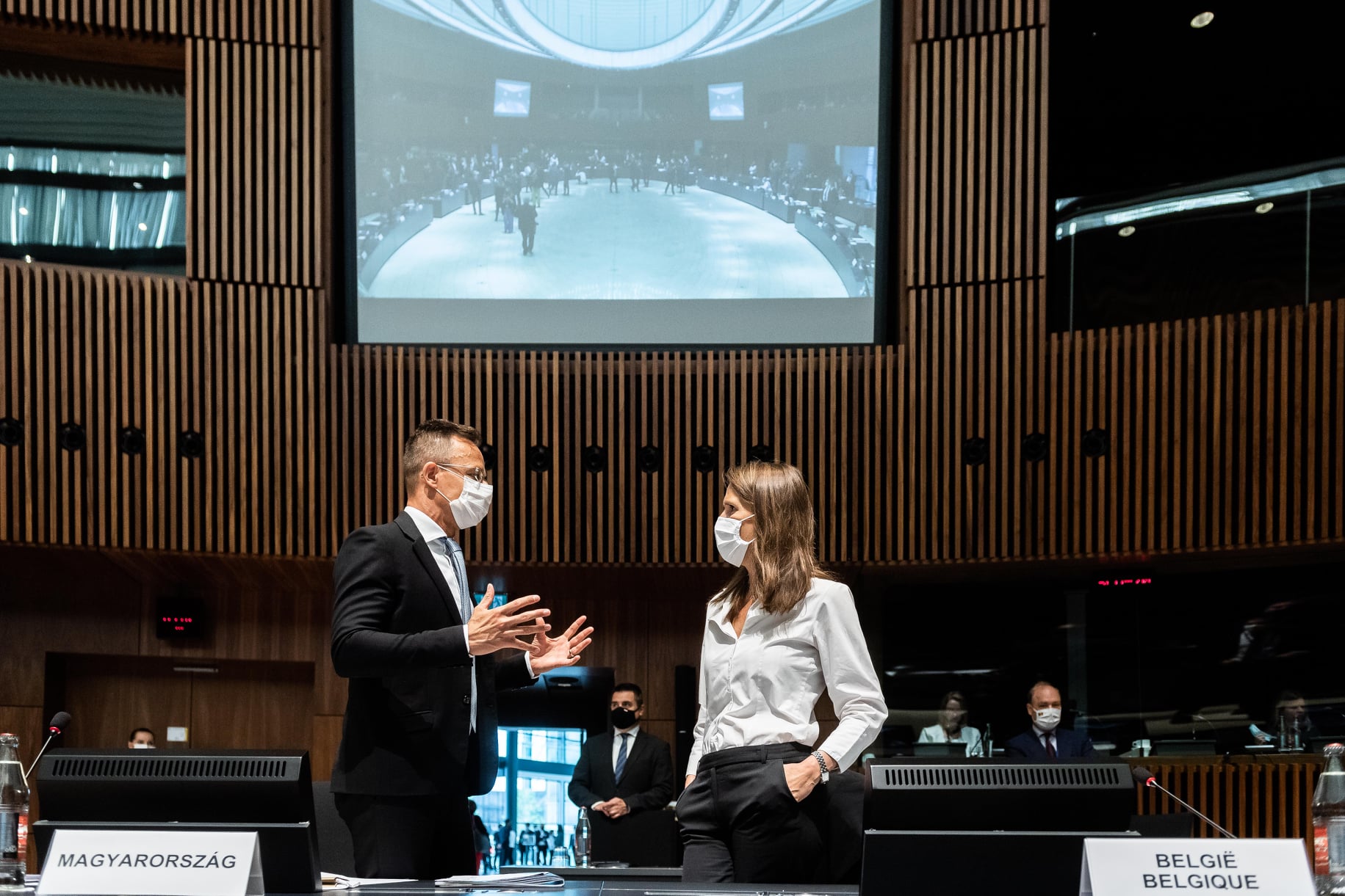 A járvány és a migráció ördögi kört alkotnak egymással