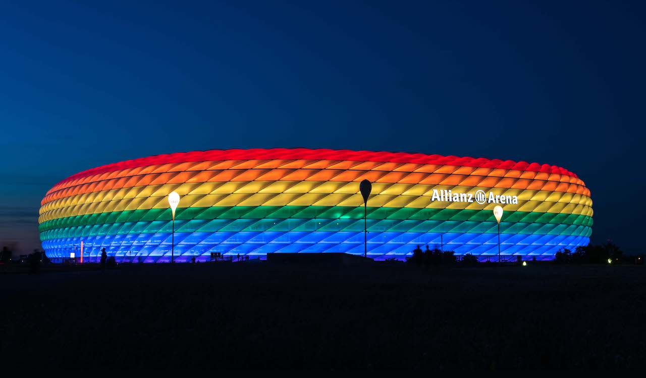 Ellenséget láttak bennünk