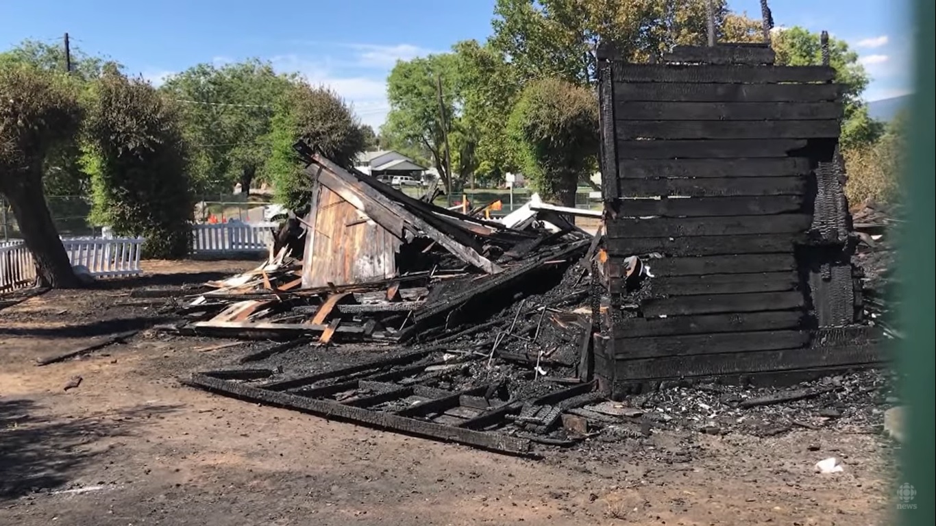 Kanadában egyszerre égett le két, egymáshoz közeli katolikus templom