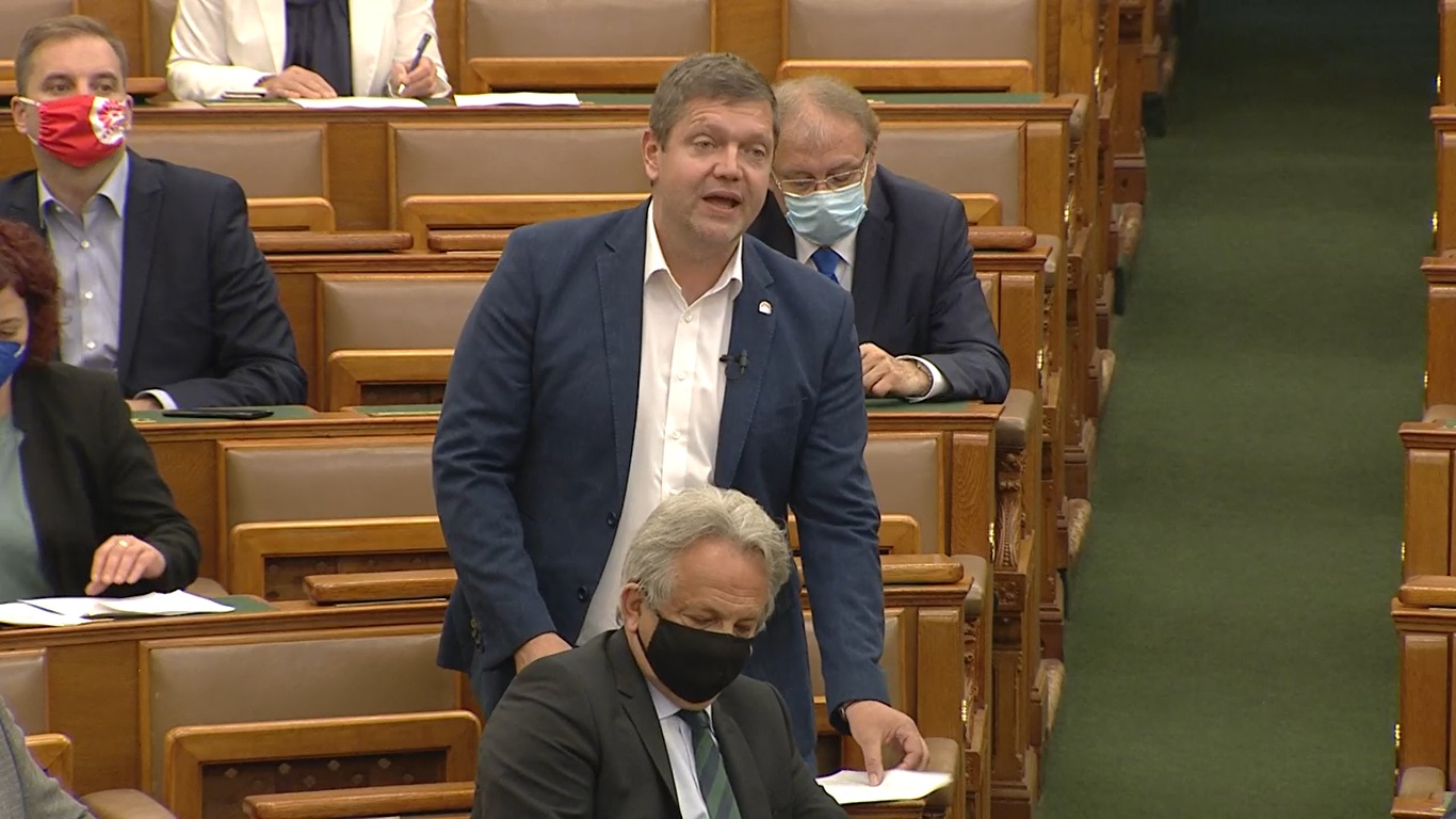 Tóth Bertalan: Orbán Viktor a vesztét érzi