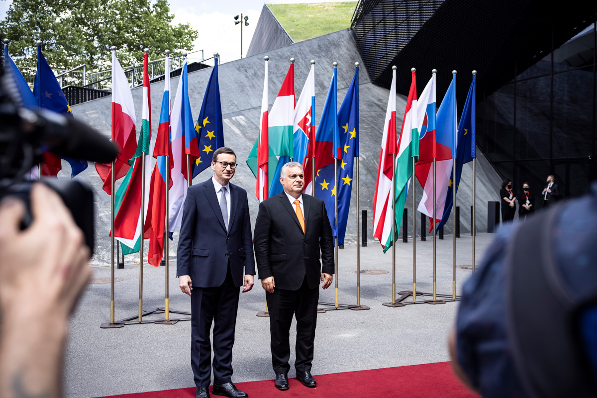 Magyarország átveszi a V4 soros elnökségét